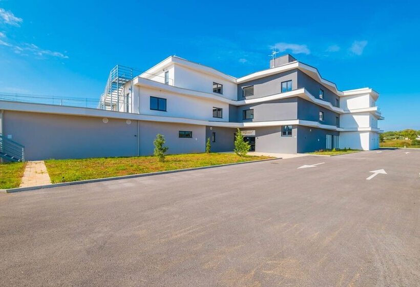 簡易ホテル Imperial