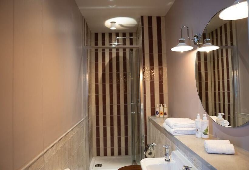 簡易ホテル The Milsom