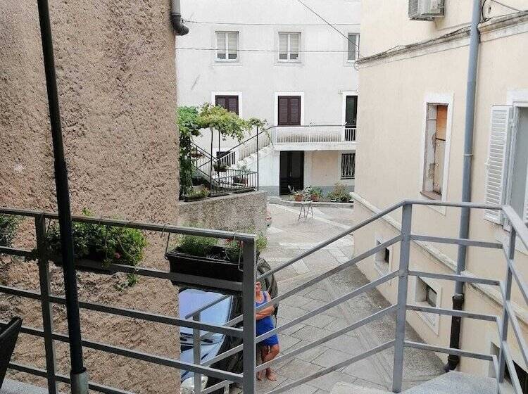 בית מלון כפרי Apartments Senj