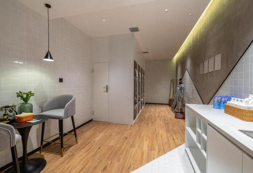 Atour Hotel Dongguan Fenggang