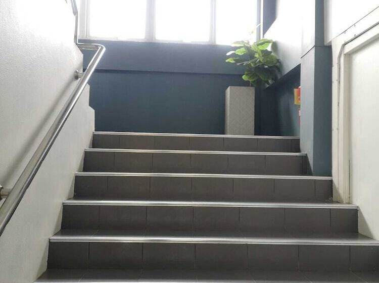 Capital O 75406 Hotel M Rojana