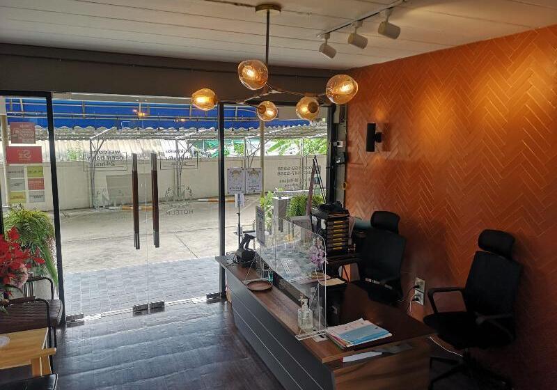 Capital O 75406 Hotel M Rojana