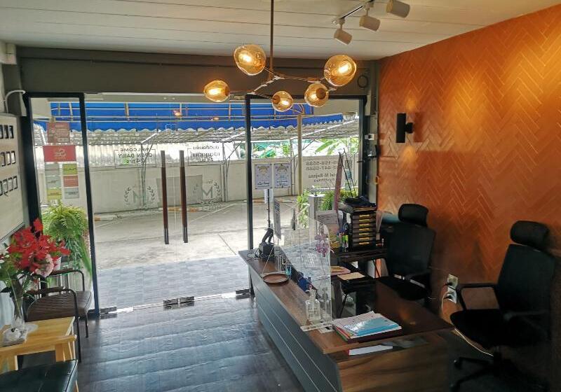 Capital O 75406 Hotel M Rojana