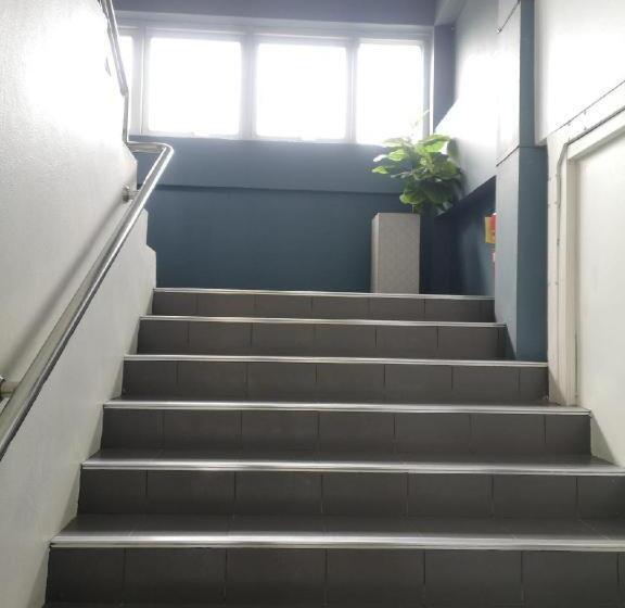 Capital O 75406 Hotel M Rojana