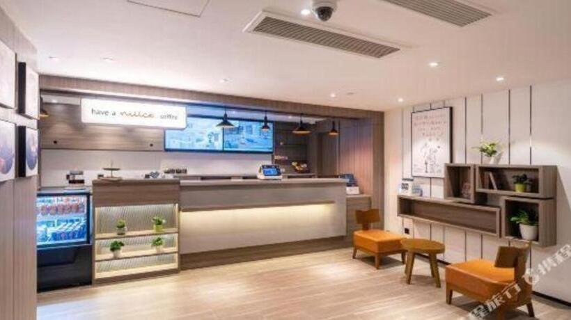 Hanting Hotel Shanghai Lingang Dishui Lake