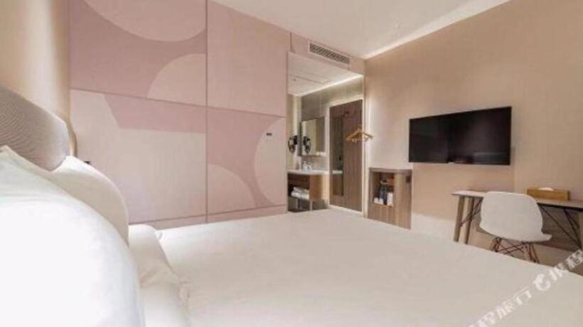 Hanting Hotel Shanghai Lingang Dishui Lake