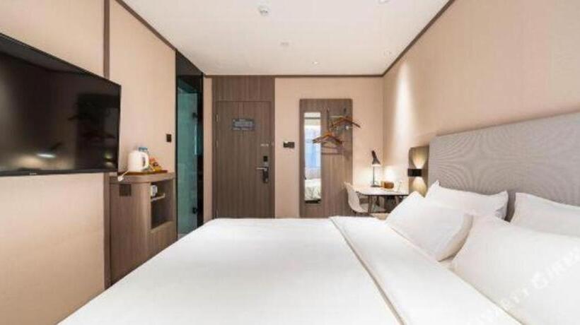 Hanting Hotel Shanghai Lingang Dishui Lake