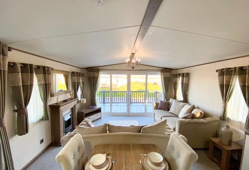 Отель Inviting 3 Bed Lodge Tattershall Lakes, Lincoln