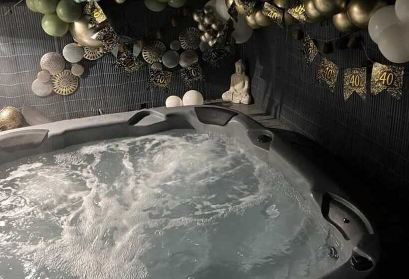 Отель Inviting 3 Bed Lodge Tattershall Lakes, Lincoln