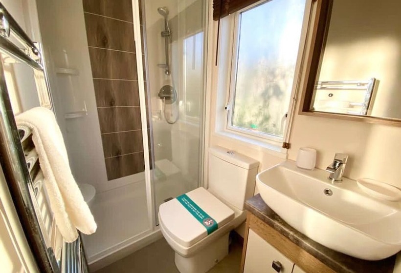 Отель Inviting 3 Bed Lodge Tattershall Lakes, Lincoln