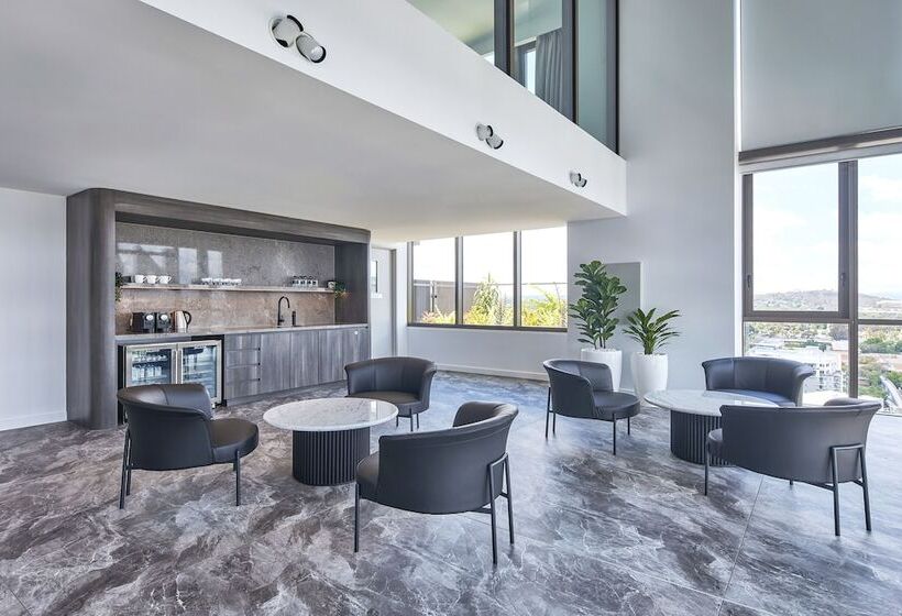 酒店 Meriton Suites Canberra