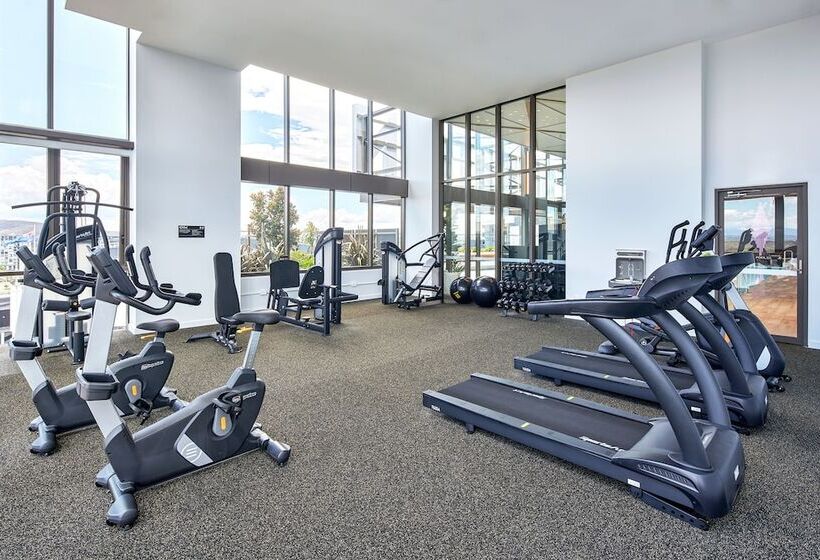 酒店 Meriton Suites Canberra