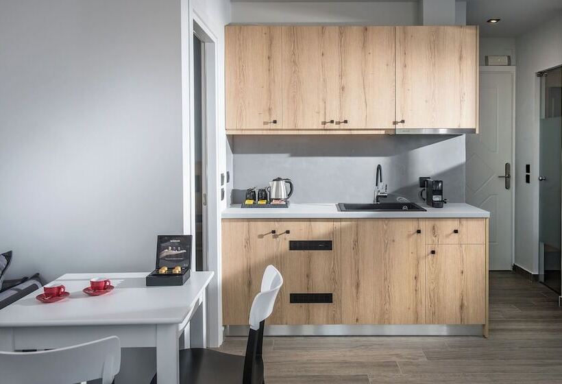 Отель Nuovo Crete By Sea