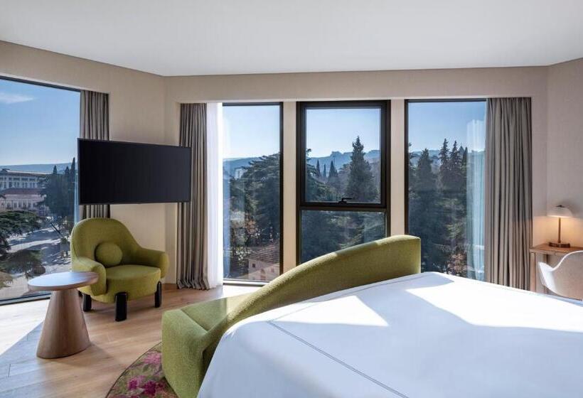 هتل Swissôtel Tbilisi