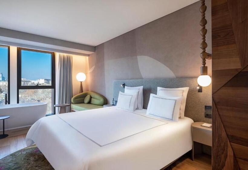 هتل Swissôtel Tbilisi