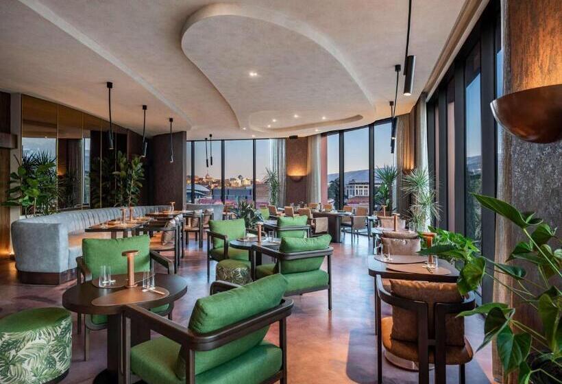 هتل Swissôtel Tbilisi