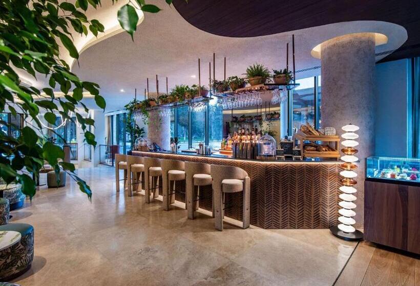 هتل Swissôtel Tbilisi