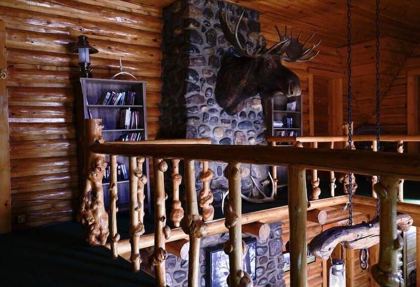 Отель Twin Pines Lodge & Cabins