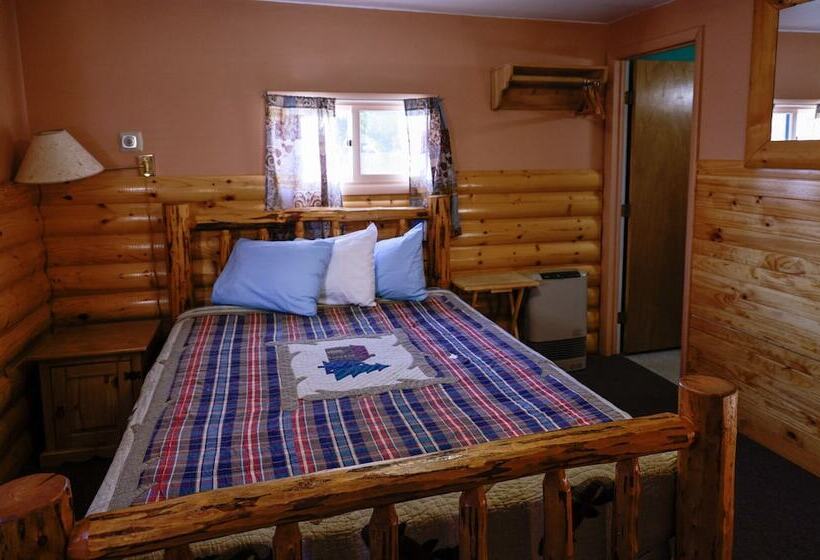 Отель Twin Pines Lodge & Cabins