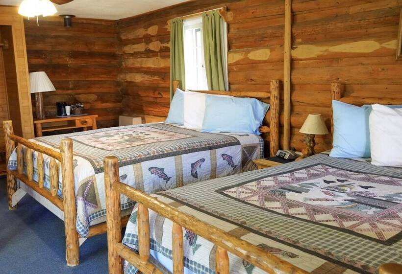 Отель Twin Pines Lodge & Cabins