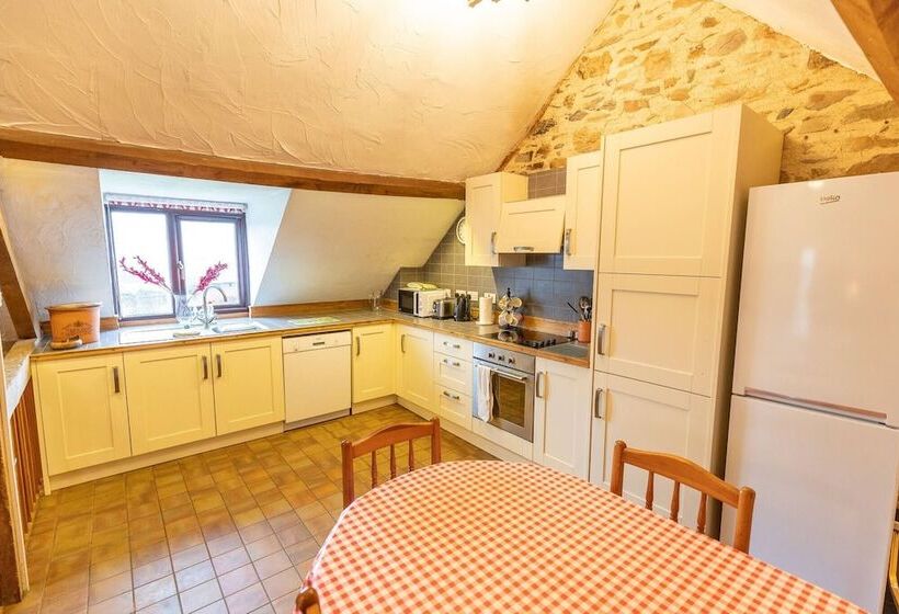 Отель West Hollowcombe Farm Cottages   Full Site Booking