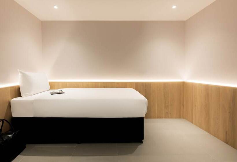 Zedwell Underground Hotel Tottenham Court Rd