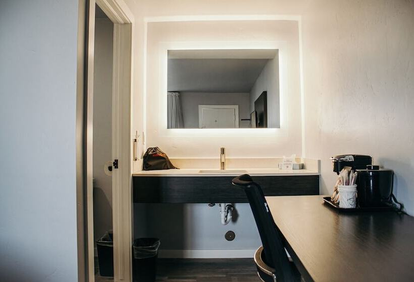 فندق على الطريق Bears Ears Inn