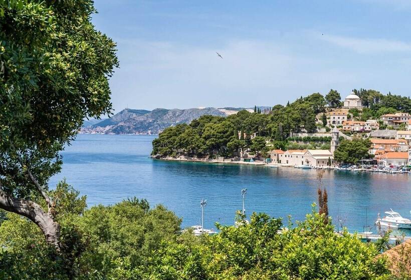 Пансион Apartments & Rooms Mara & Petrunjela