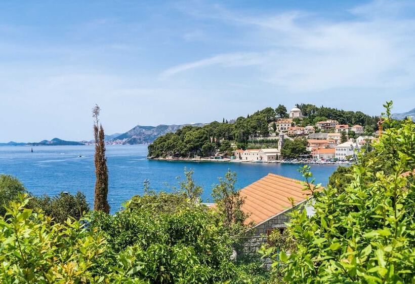 Пансион Apartments & Rooms Mara & Petrunjela