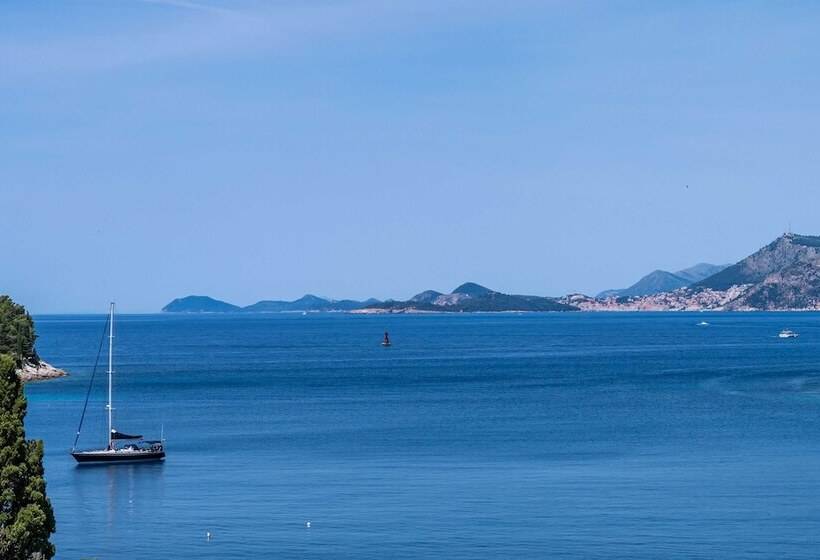 Пансион Apartments & Rooms Mara & Petrunjela