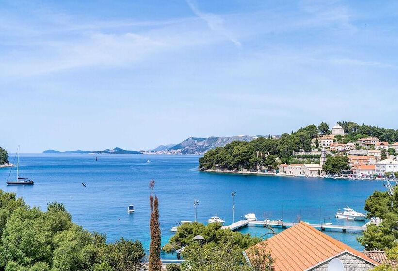 Пансион Apartments & Rooms Mara & Petrunjela