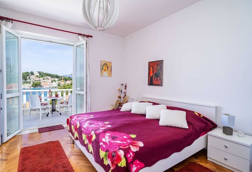 Пансион Apartments & Rooms Mara & Petrunjela