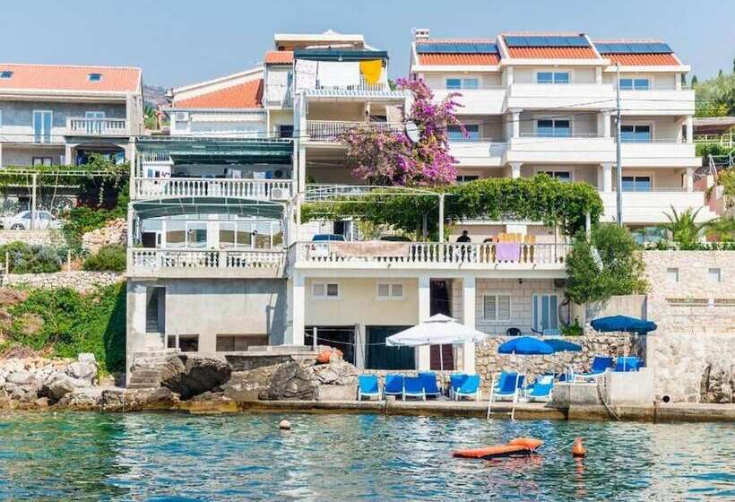 بنسيون Apartments Rašica Molunat