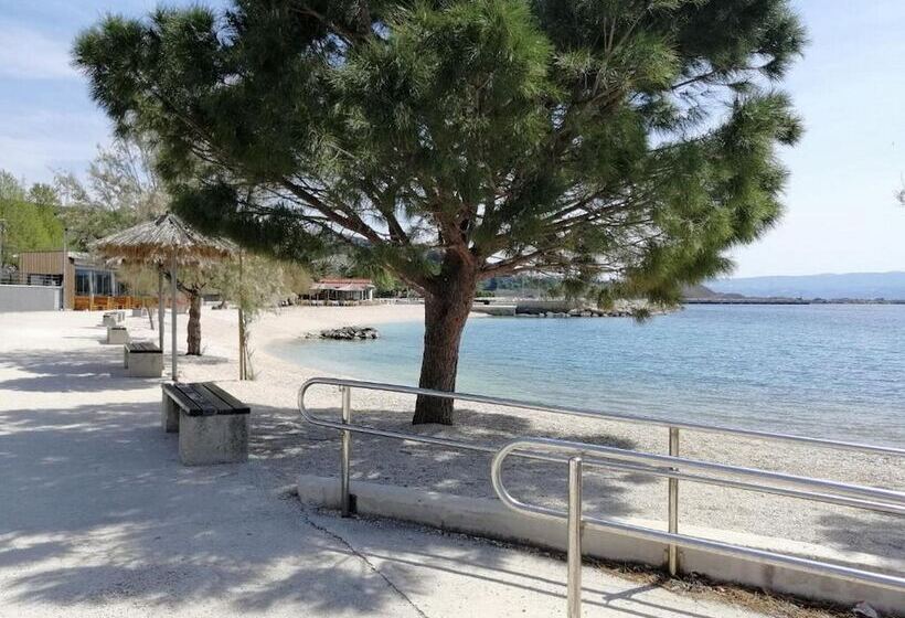 Пансион Apartments Sun & Sea