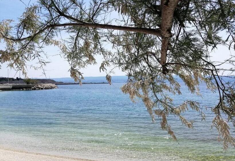 Пансион Apartments Sun & Sea