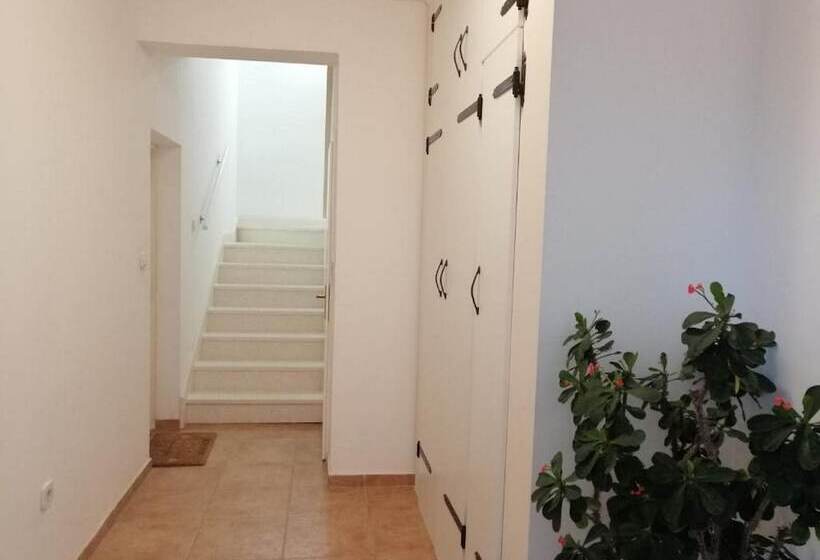 Пансион Apartments Sun & Sea