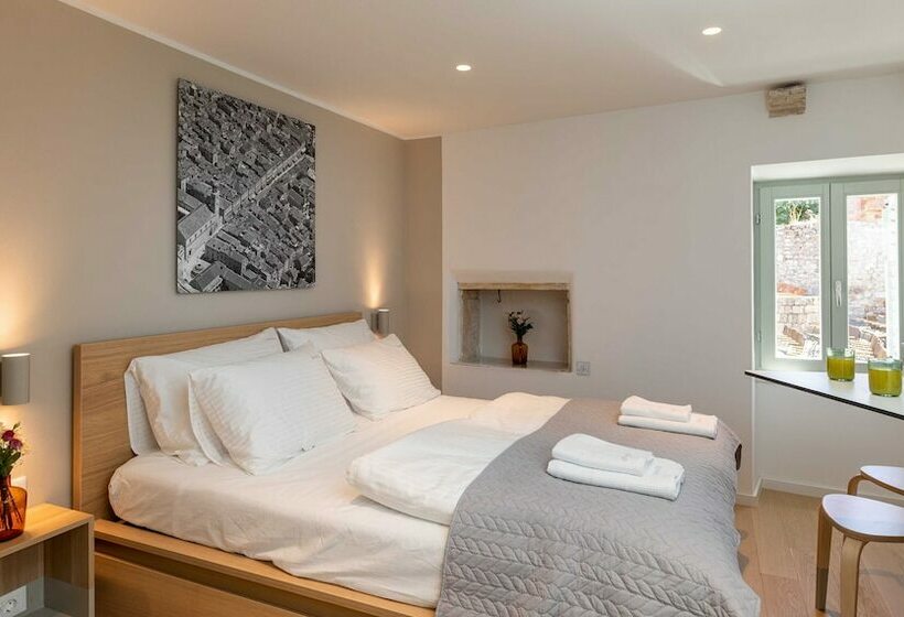 بنسيون Apartments U Nikše