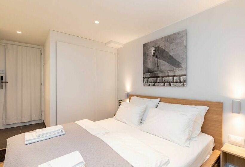 بنسيون Apartments U Nikše