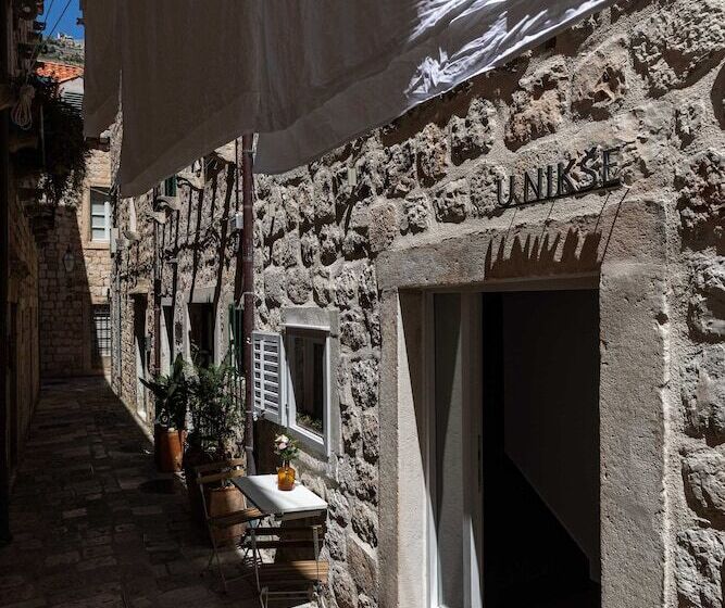 بنسيون Apartments U Nikše