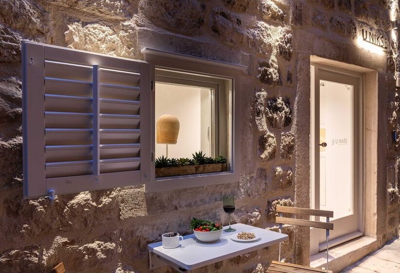 بنسيون Apartments U Nikše