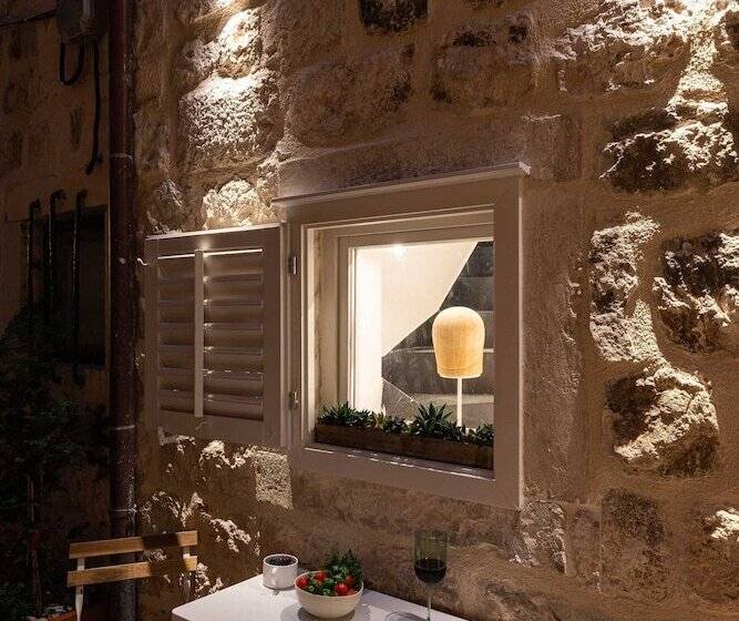 بنسيون Apartments U Nikše