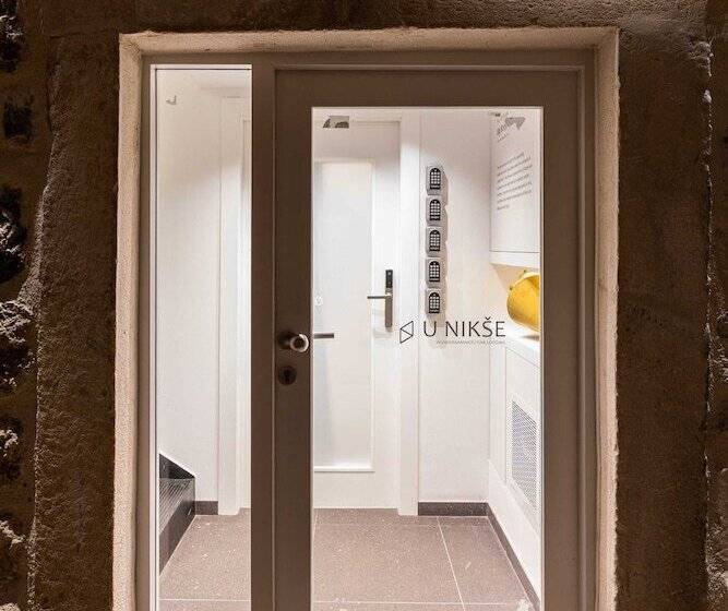 بنسيون Apartments U Nikše