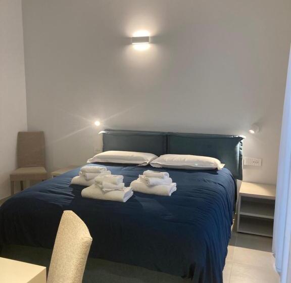 بنسيون Divina Holiday   Rooms