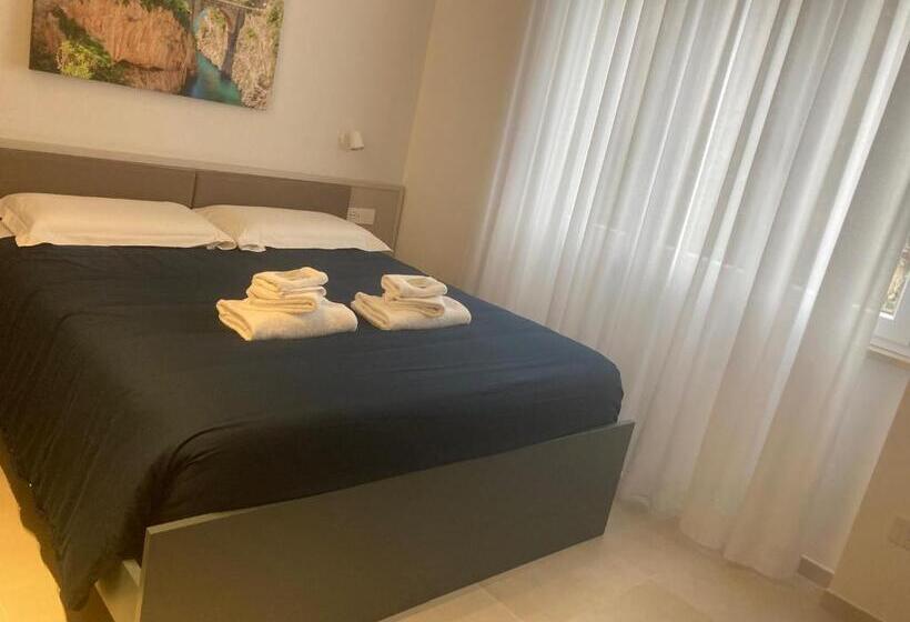 بنسيون Divina Holiday   Rooms