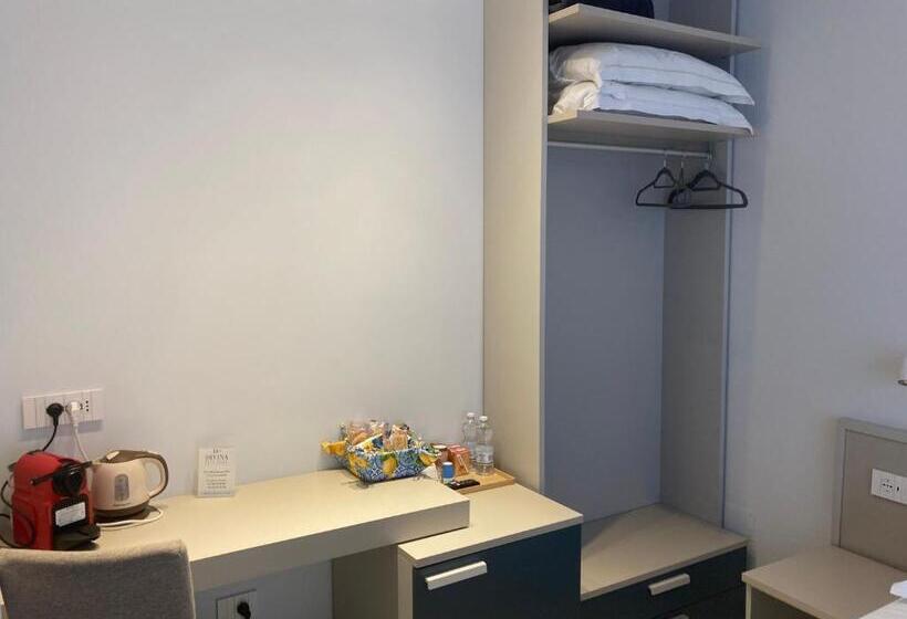 بنسيون Divina Holiday   Rooms