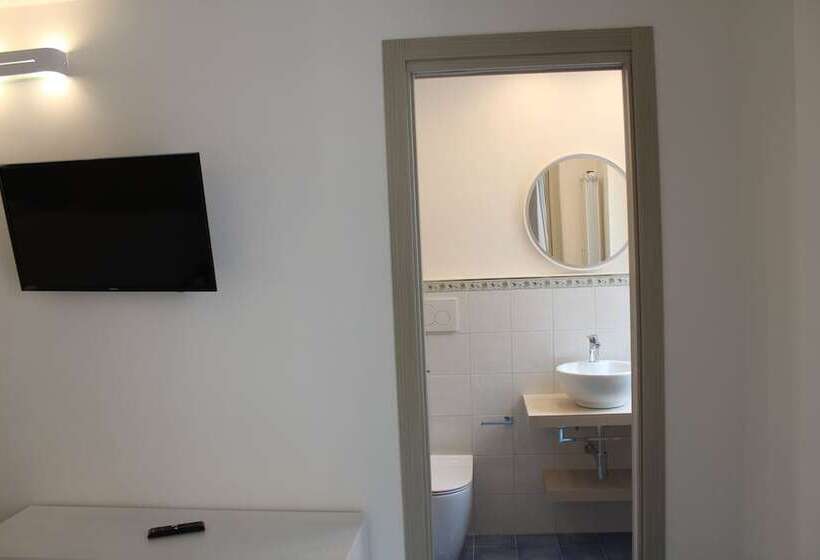 بنسيون Divina Holiday   Rooms