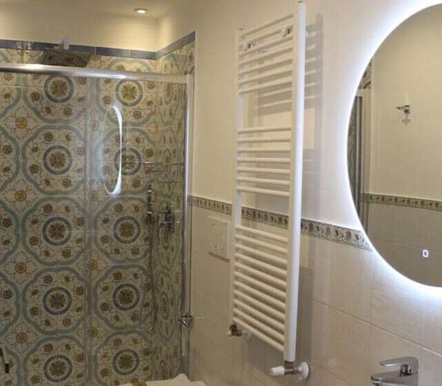 بنسيون Divina Holiday   Rooms