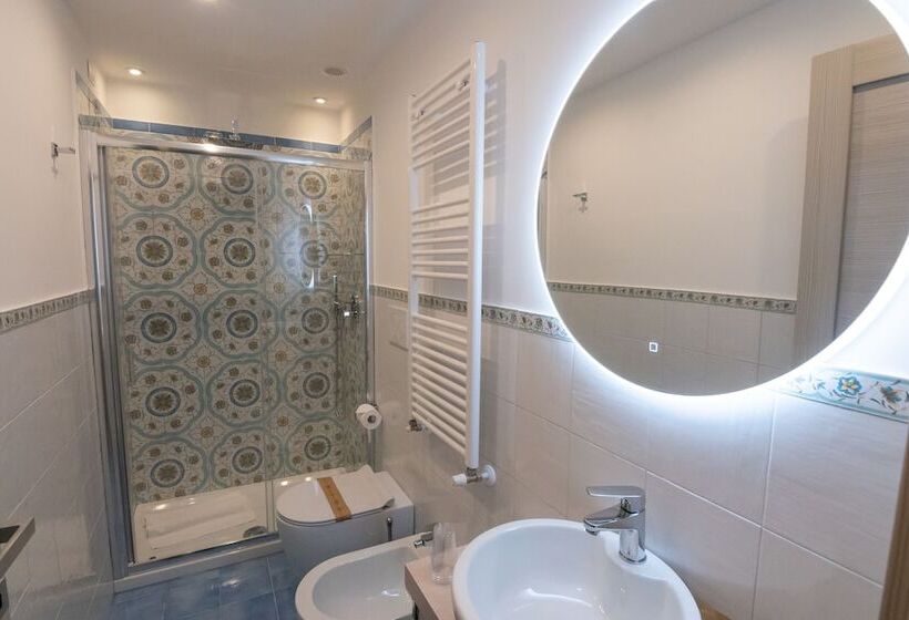 بنسيون Divina Holiday   Rooms