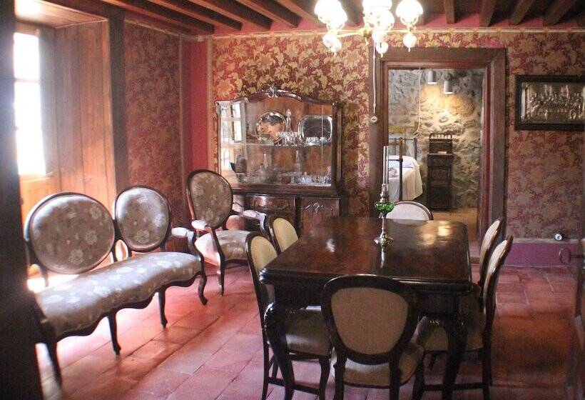 פנסיון La Centenaria De Alaraz