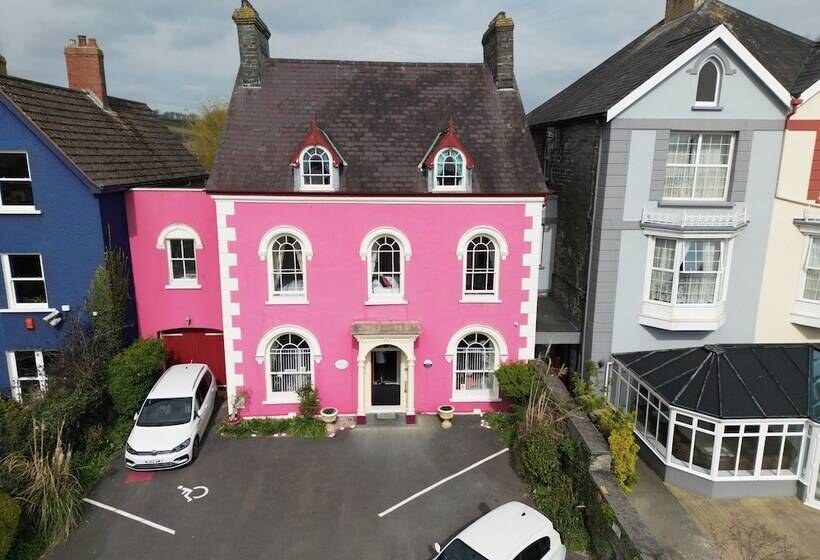 פנסיון Llety Teifi